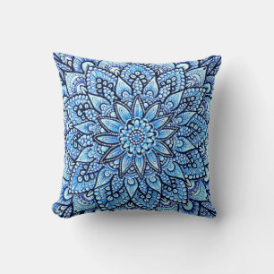 Coussin Conception de mandala dessinée à la main au crayon