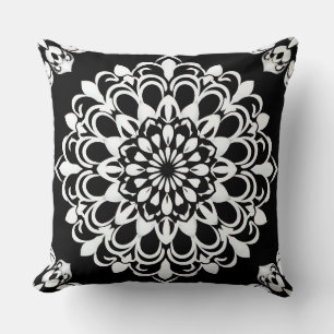 Coussin Conception de mandala noir et blanc