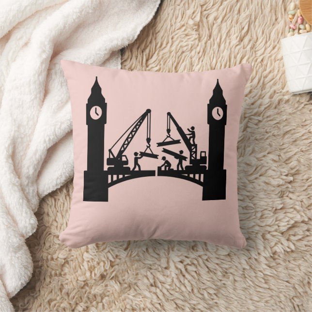 Coussin Construction épique d'un pont à tour horloge à Lon (Couverture)