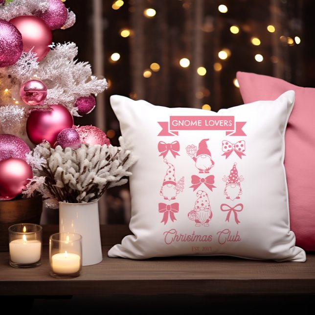 Coussin Coquette Gnome Amateurs de Noël Club - Rose | BLAN (Coquette Gnome Lovers Christmas Club Pink White Throw Pillow)