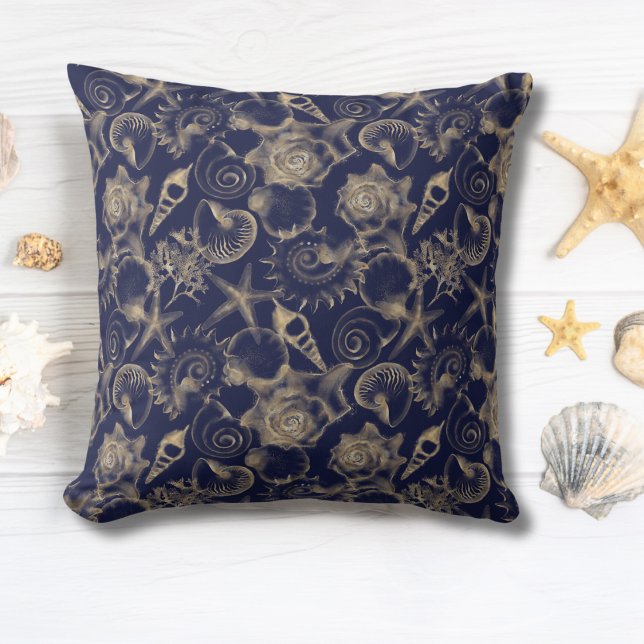 Coussin Coquillages Starfish Blue Ocean Beach House (Seashells and Starfish Blue Ocean Coastal Beach House Throw Pillow)
