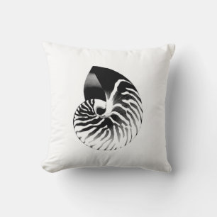Coussin Coquille de Nautilus noir, gris et blanc