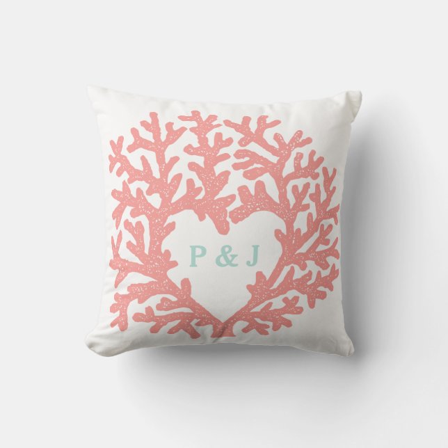 Coussin Coral Heart Aqua Beach Wedding Date personnalisée (Recto)