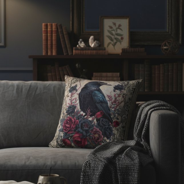 Coussin Corbeau gothique et roses (Gothic Raven with roses pillow)