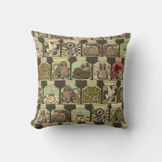 Coussin cornichons bizarres vintages