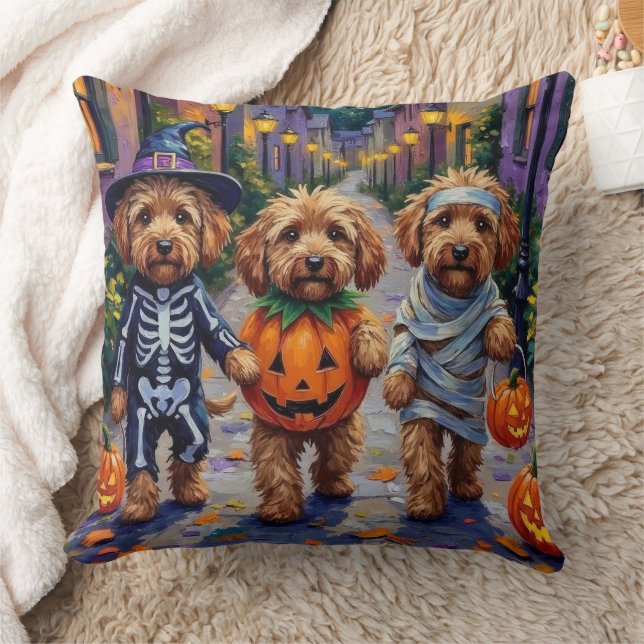 Coussin Costume d'Halloween pour chiens Cockapoo allant ch (Couverture)