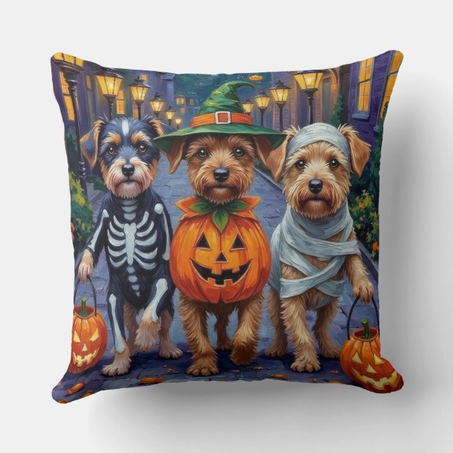 Coussin Costumes d'Halloween pour chiens Lowchen allant ch (Verso)