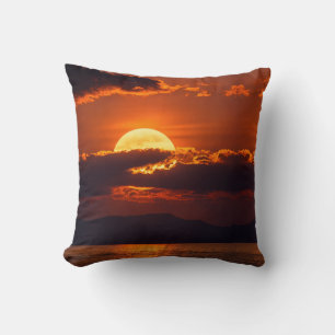 Coussin Coucher de soleil cramoisi dramatique Beaux-Arts