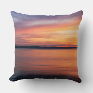 Coussin Coucher de soleil orange et violet sur le lac Phot