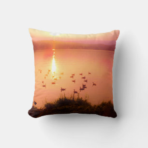 Coussin Coucher de soleil rose et de lac de pêche