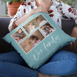 Coussin Couleur de fond modifiable Notre photo de collage<br><div class="desc">Oreiller présentant les mots "Notre famille" dans un script élégant blanc avec 4 photos avec une bordure blanche autour d'elles disposées côte à côte sur les côtés avant et arrière, ce qui fait 8 photos au total que vous pouvez remplacer par vos propres photos sur un fond de couleur modifiable...</div>