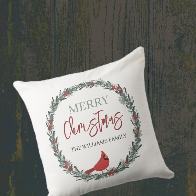 Coussin Couronne de baies rouges et cardinal rouge de Noël (Créateur téléchargé)