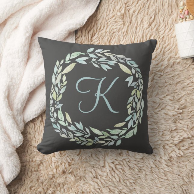Coussin Couronne florale grise bleue et verte monogrammée (Couverture)