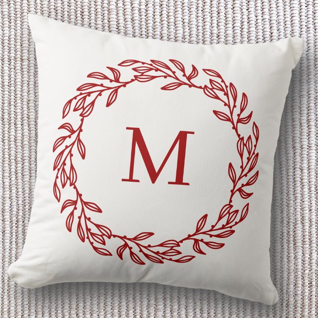 Coussin Couronne initiale de monogramme moderne rouge feui (Modern monogram initial red and white leafy botanical wreath throw pillow)