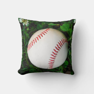 Coussin Couture rouge de baseball blanc
