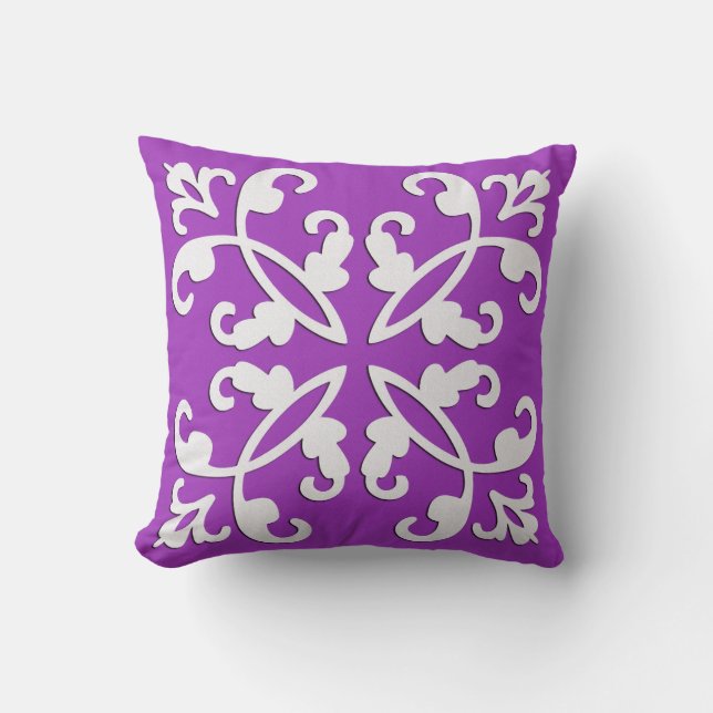 Coussin Coutwork dentelle - blanc sur amythyste violet (Recto)