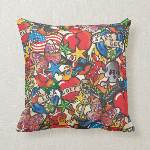 Coussin couvert par tatouage de vieille école