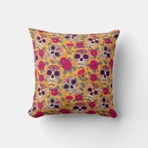 Coussin Crâne et fleurs. Arrière - plan sans couture. da