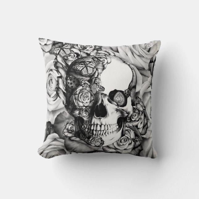 Coussin Crâne rose avec des papillons en noir et blanc. (Recto)