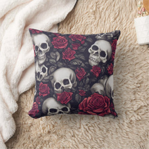 Coussin Crânes gothiques et Motif de roses rouges
