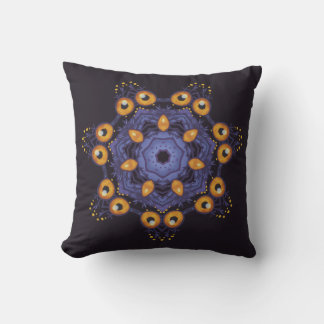 Coussin Créature mandala monstrueuse mignonne et effrayant