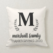 Coussin crème avec personnalisation de la famille 