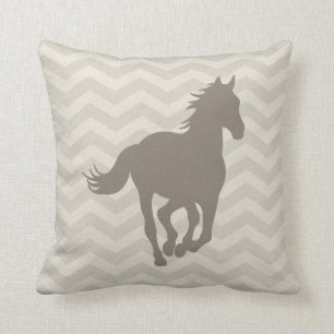 Coussin Crème de gris de Taupe de motif de Chevron de