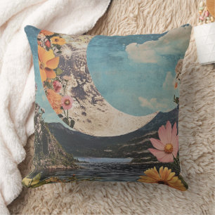 Coussin Crescent Moon sur un paysage serein