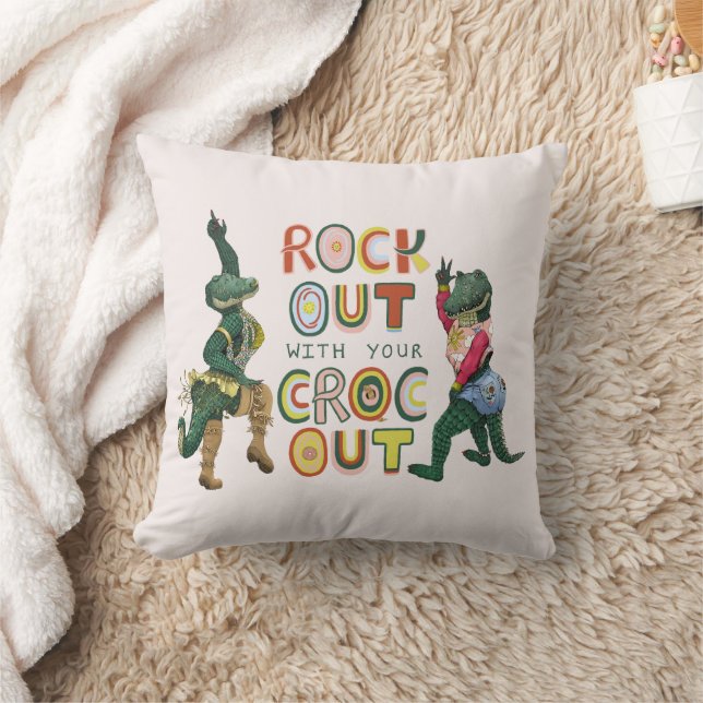 Coussin Crocodile Drôle de Pun Rock Out With Your Croc Out (Couverture)