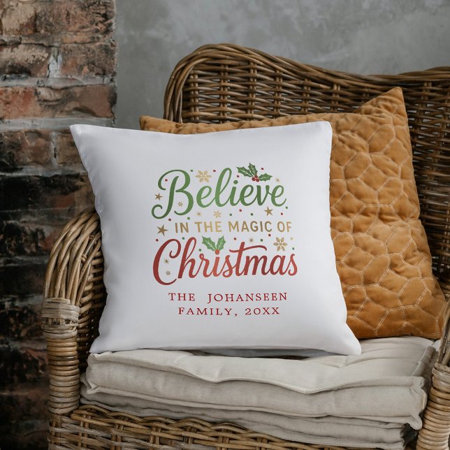 Coussin Croire à la magie de la typographie de Noël (Créateur téléchargé)