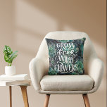Coussin Croissance Fleurs sauvages libres Cactus de citati<br><div class="desc">Inspirez votre maison de la beauté du désert et de l'esprit de croissance avec notre Typographie "Croissance libre Fleurs sauvages" Citation Oreiller décoratif. Ce coussin unique présente un design captivant d'arrière - plan photo cactus succulent, ouvrant la voie à un message profond de liberté et d'épanouissement. "Grow Free Wild Flowers"...</div>