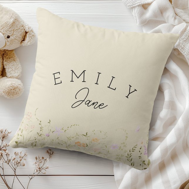 Coussin Custom Girls Name Sign Wildflower Nursery Decor (Baby Girl Name Pillow Wildflower Nursery Decor)