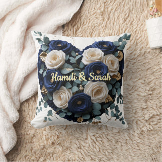Coussin Custom Navy Gold Floral Monogram Heart Pillow