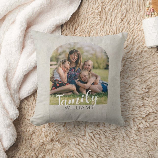 Coussin custom photo and text pale taupe minimalist    (Couverture)