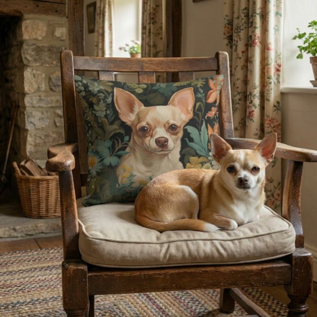 Coussin Cute Chihuahua dans un jardin de style William Mor (Créateur téléchargé)