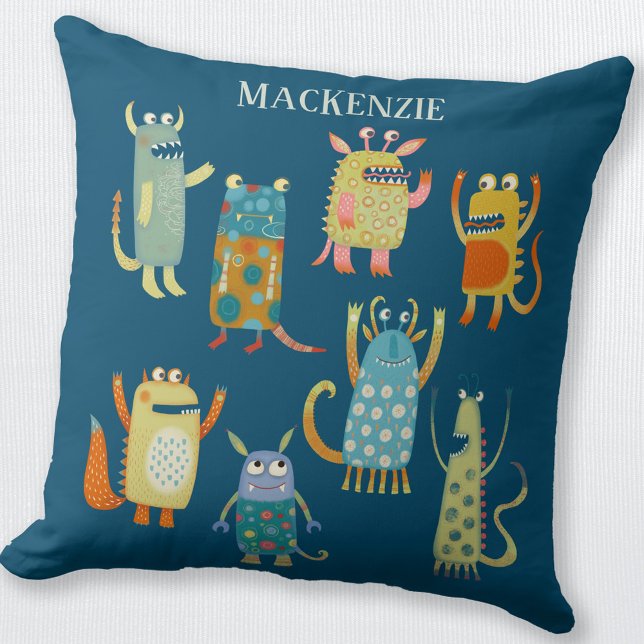 Coussin Cute Petits Monstres Personnalisé (Fun personalized custom name monster throw pillow)
