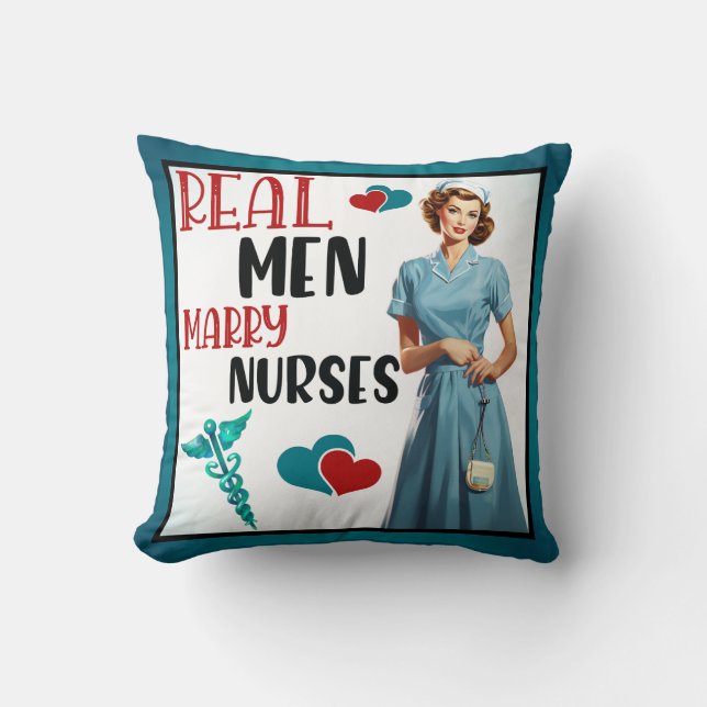 Coussin Cute Pinup_ Véritables Hommes Épouses Épouses (Recto)