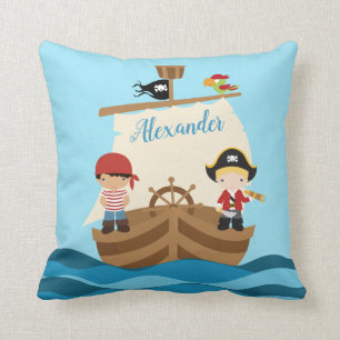 Coussin Cute Pirate Boys & A Big Ship Nom personnalisé