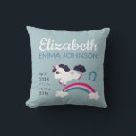 Coussin Cute Unicorn Baby Stats de naissance<br><div class="desc">Petite licorne blanche mignonne qui saute au-dessus d'un arc-en-ciel. Un cadeau parfait et de garder le saké avec des statistiques de naissance personnalisées. Décor sucré unique pour une pépinière.</div>