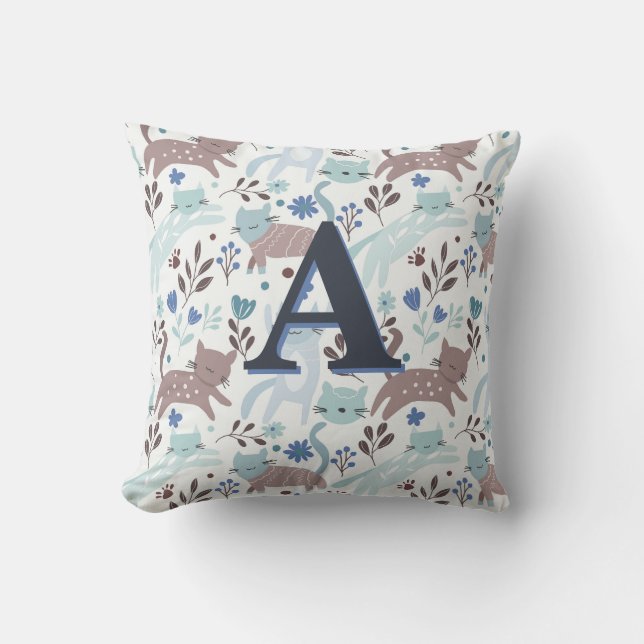 Coussin Cute Whimsical Chat Motif, bleu et gris Monogramme (Recto)