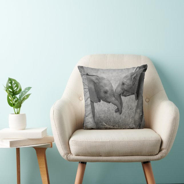Coussin Cutest Baby Animals | Baby Elephants Greeting (Chaise)