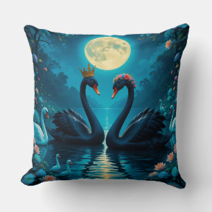 Coussin Cygne noir enchanté sous la lumière de la lune bot