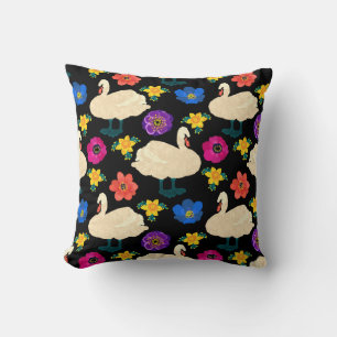 Coussin Cygnes, fleurs, arrière - plan noir dessiné à la m