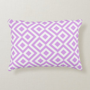 Coussin d'accent de méandre pâle et violet blanc