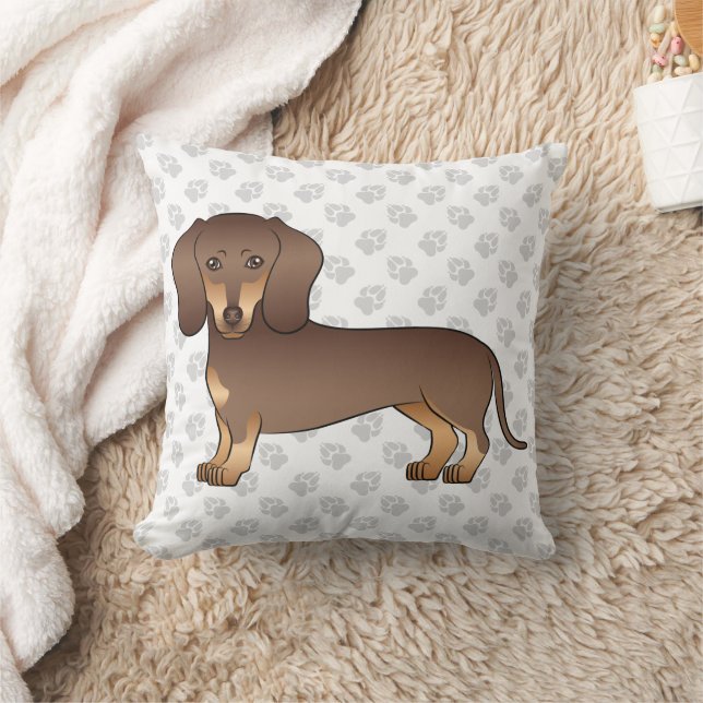 Coussin Dachshund aux poils courts Chocolat et Tan & Patte (Couverture)