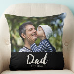 Coussin Dad Established Modern Script Photo<br><div class="desc">Black White Dad Established Script Photo Design. Replace the photo with your own of your kids and change the years to the years you became a dad. This fun pillow makes a great Father's Day or birthday gift for Dad.</div>