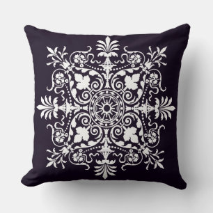 Coussin Damassé floral orné violet foncé