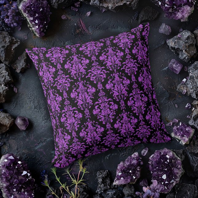 Coussin Damassé violet et noir (Créateur téléchargé)