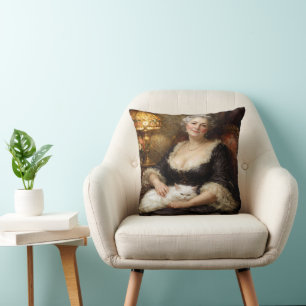 Coussin Dame élégante baroque posant avec un chat blanc