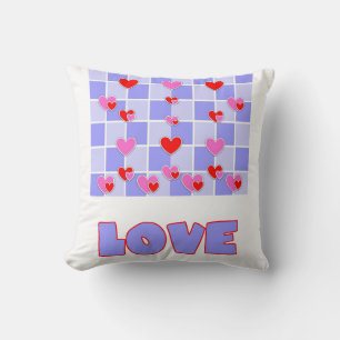 Coussin d'amour avec les coeurs